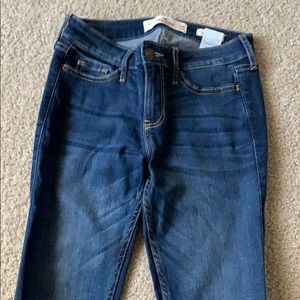Low rise super skinny jeans size 1 short